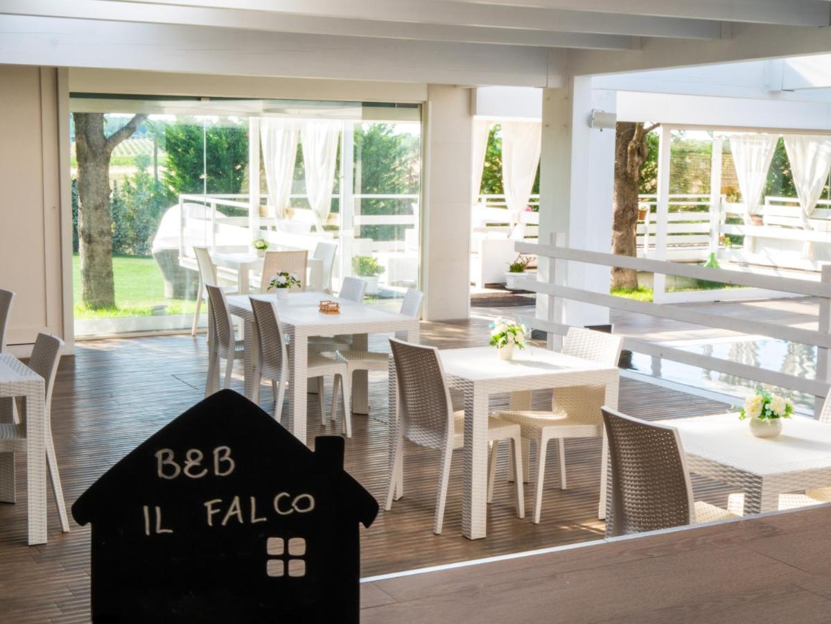 B&B Il Falco กาสเตล เดล มอนเต ภายนอก รูปภาพ